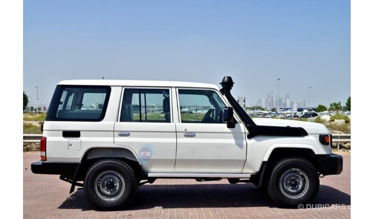 Toyota Land Cruiser Hard Top 76 4.2L Diesel 9 Seater