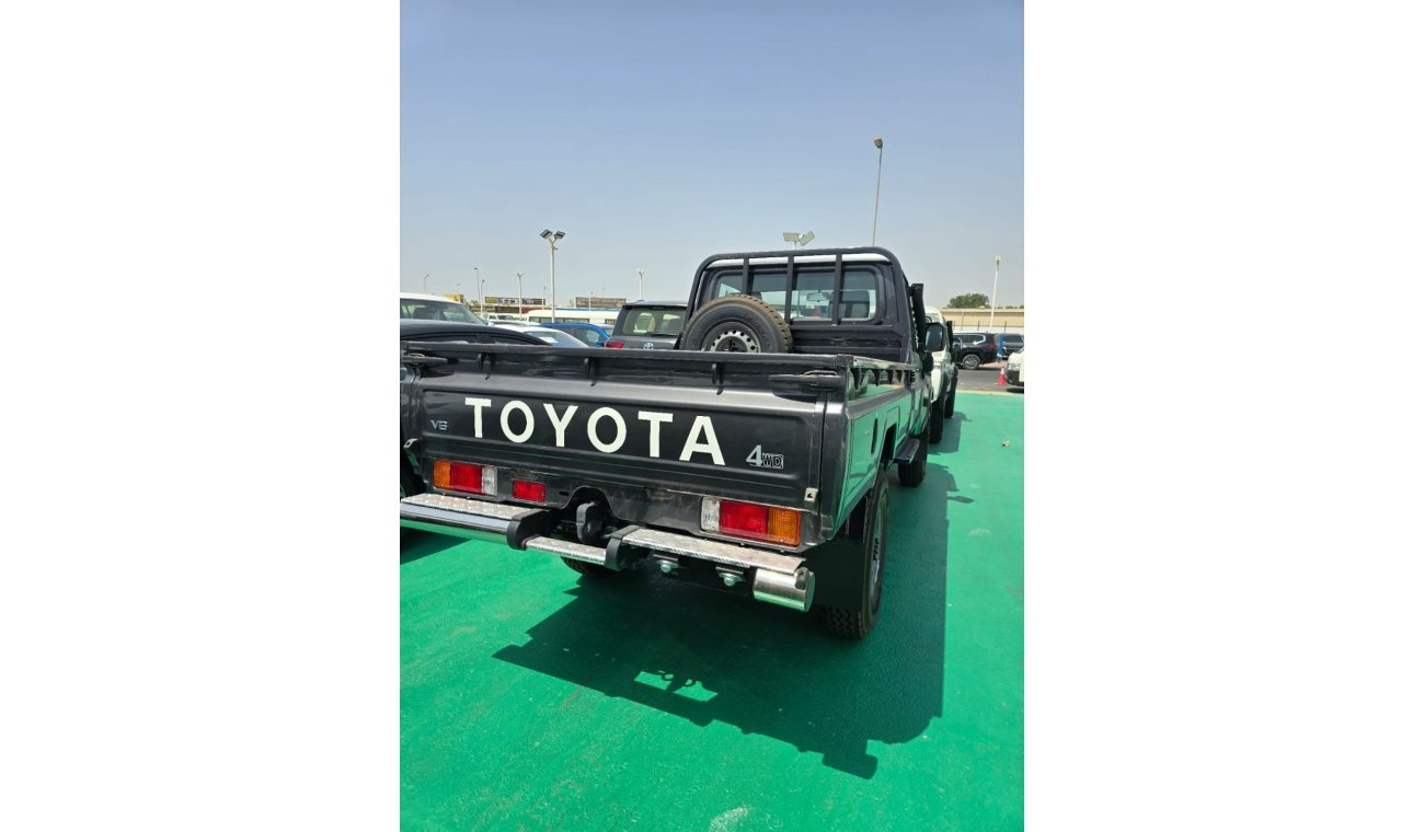 تويوتا لاند كروزر بيك آب SINGLE CAB 4.0L PETROL A/T 2024 GCC