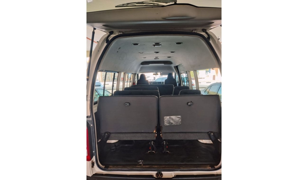 Toyota Hiace Toyota Hiac HIGHROOF 15 passenger model 2011 Petrol