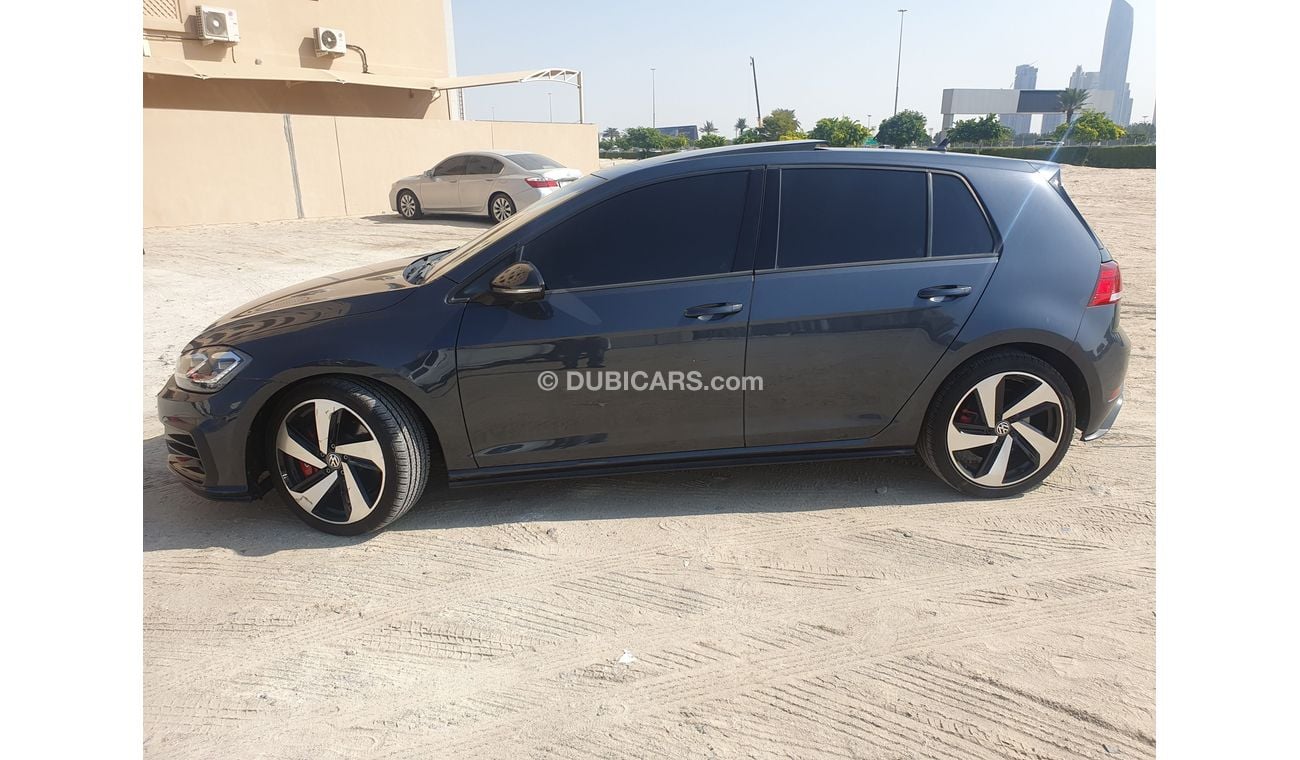 فولكس واجن جولف GTI