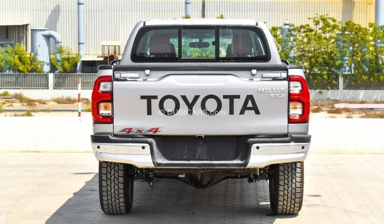 تويوتا هيلوكس Get 2023 Toyota Hilux 4x4 DC 2.8 SR5 - Silver inside Maroon