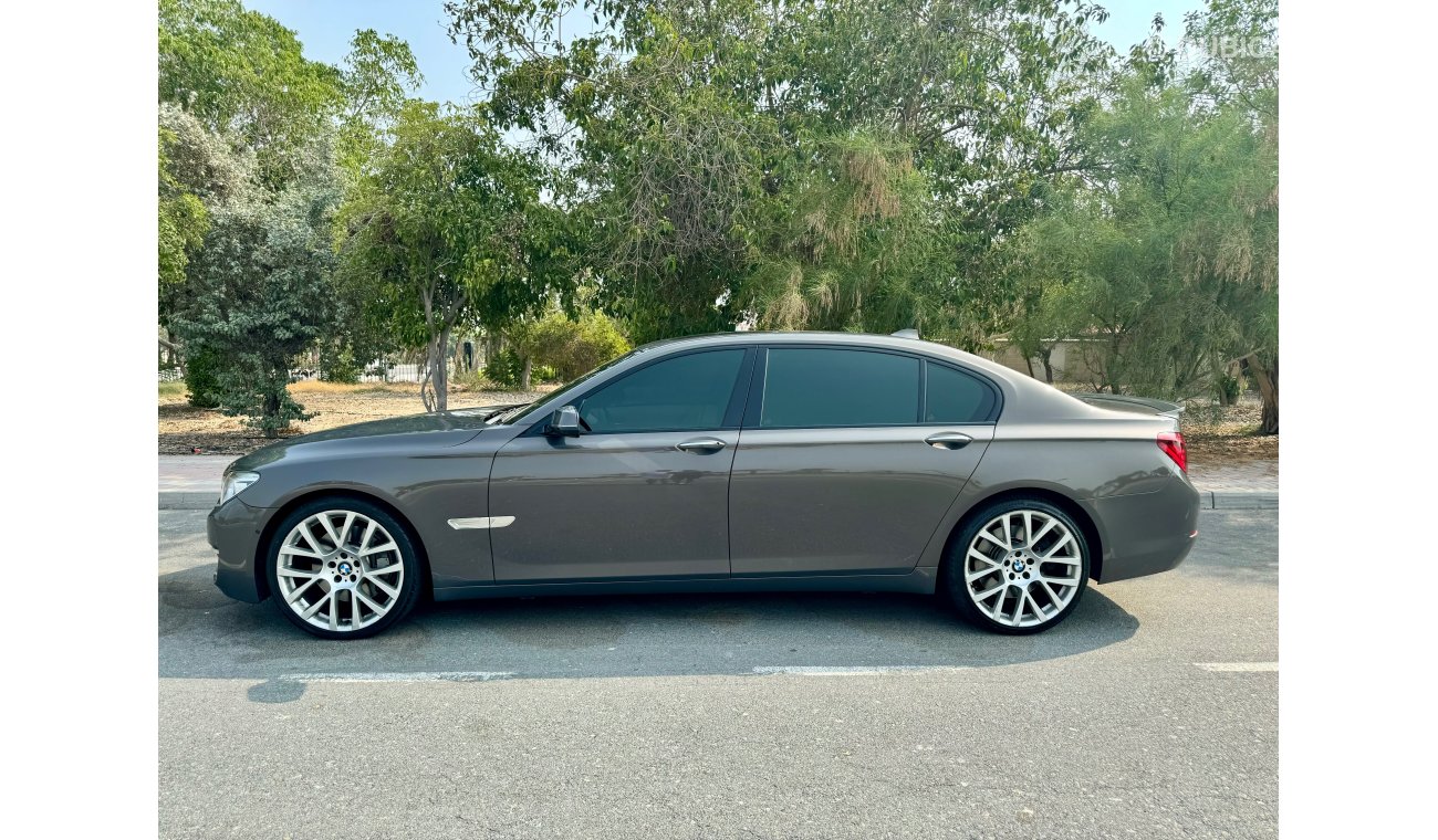 بي أم دبليو 750Li Individual 4.4L