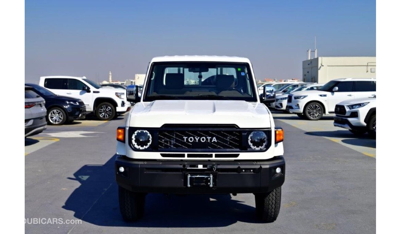 تويوتا لاند كروزر بيك آب Single Cab DLX 2.8L Turbo Diesel 4WD Automatic