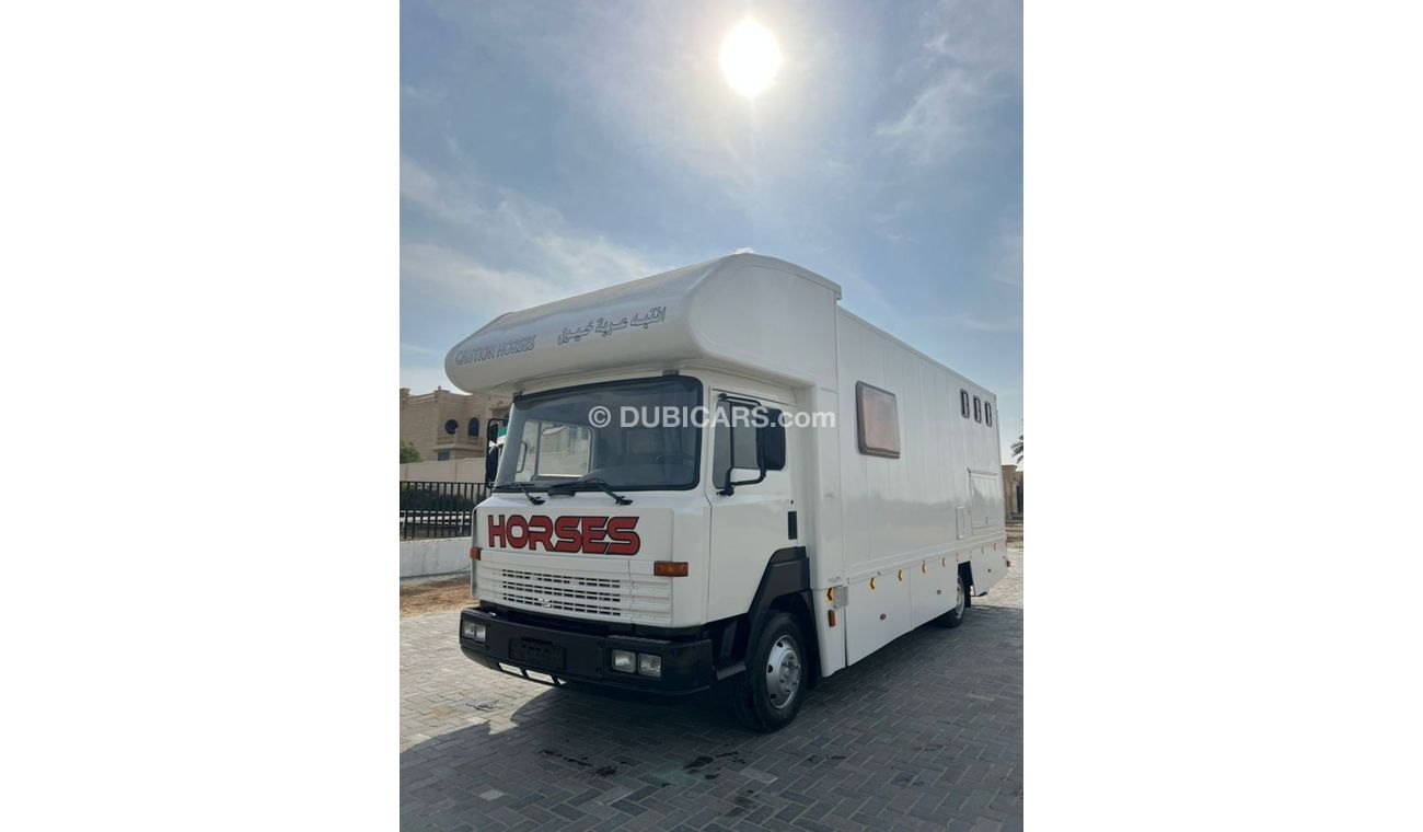 Nissan Condor 1997-Nissan Condor Horses Truck