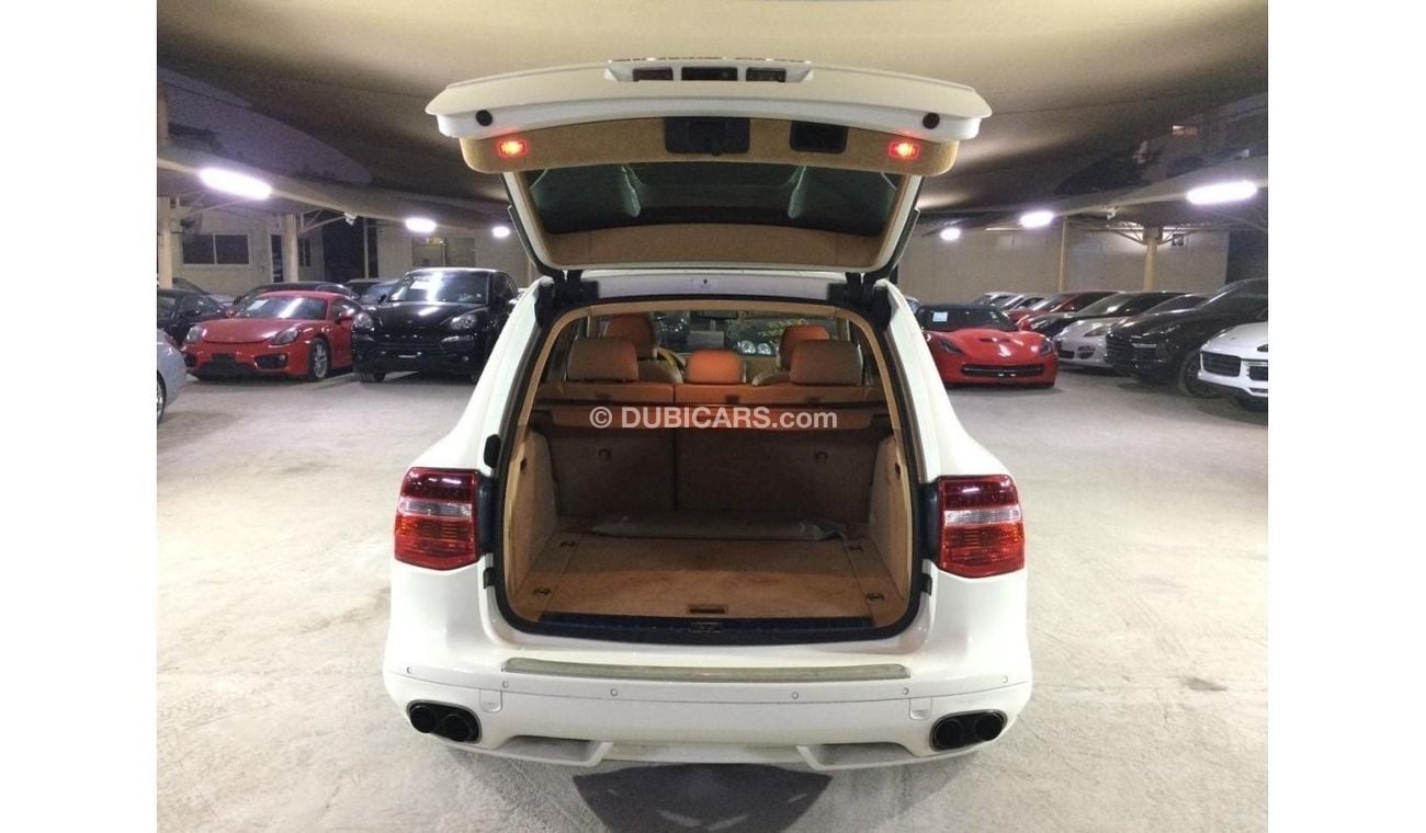 بورش كايان PORSCHE CAYENNE TURBO 4.8L 2008, TECHART KIT, WOOD INTERIOR PACKAGE AND MORE..