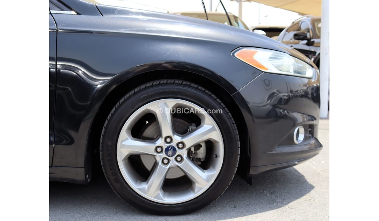 Ford Fusion SEL ACCIDENTS FREE - GCC - SUNROOF - ORIGINAL PAINT - PERFECT CONDITION INSIDE OUT