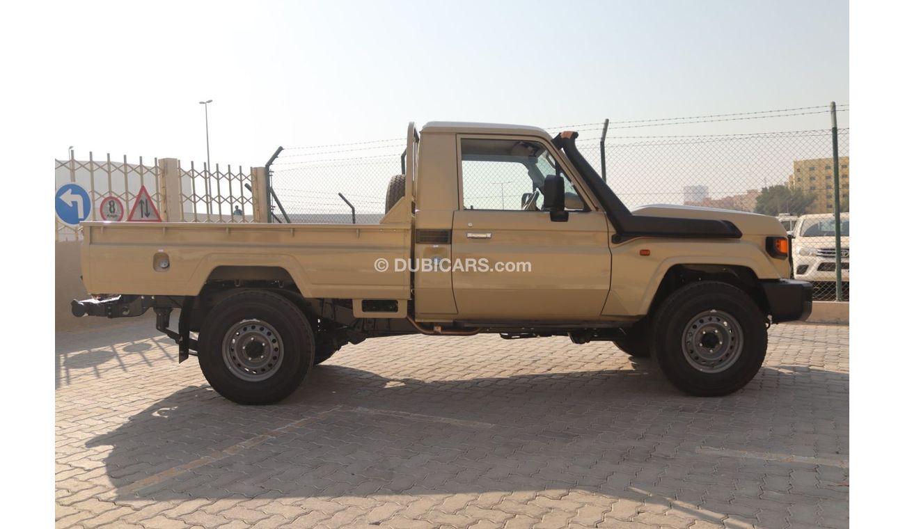 تويوتا لاند كروزر 2024 LAND CRUISER GRJ79 4.0 V6 S-CAB AUTOMATIC DIFF LOCK  **EXPORT ONLY**التصدير فقط خارج الخليج**