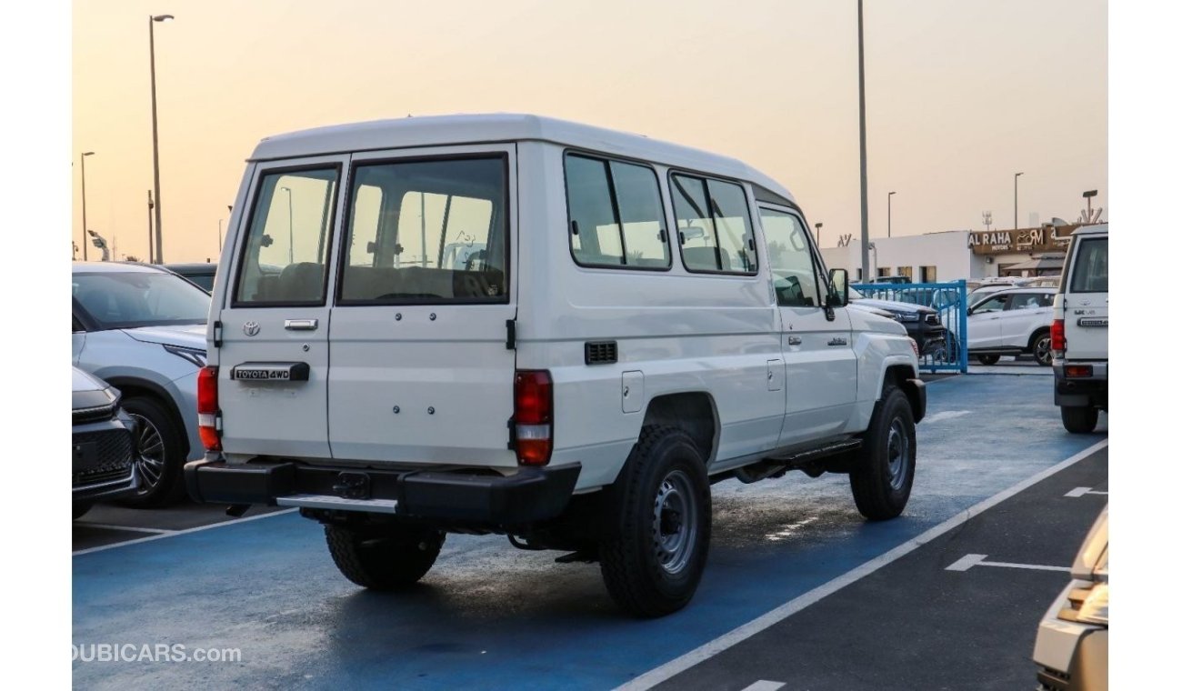 Toyota Land Cruiser Hard Top Land Cruiser Hard Top 4.2L DIESEL 6-CYLINDER 3-DOORS 2023