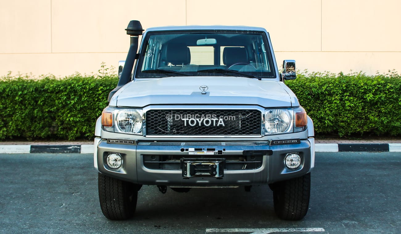 Toyota Land Cruiser Hard Top LX V6