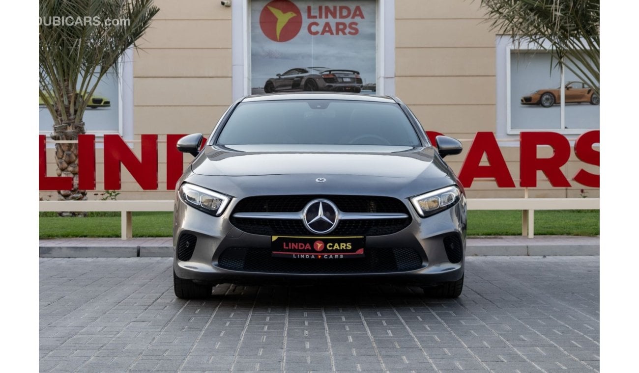 Mercedes-Benz A 200 Premium Mercedes-Benz A200 AMG Kit Sedan 2019 GCC under Warranty with Flexible Down-Payment.