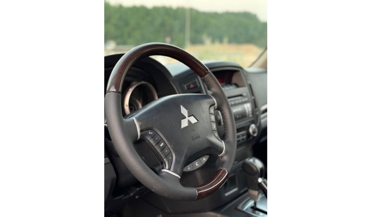 Mitsubishi Pajero GLS Top