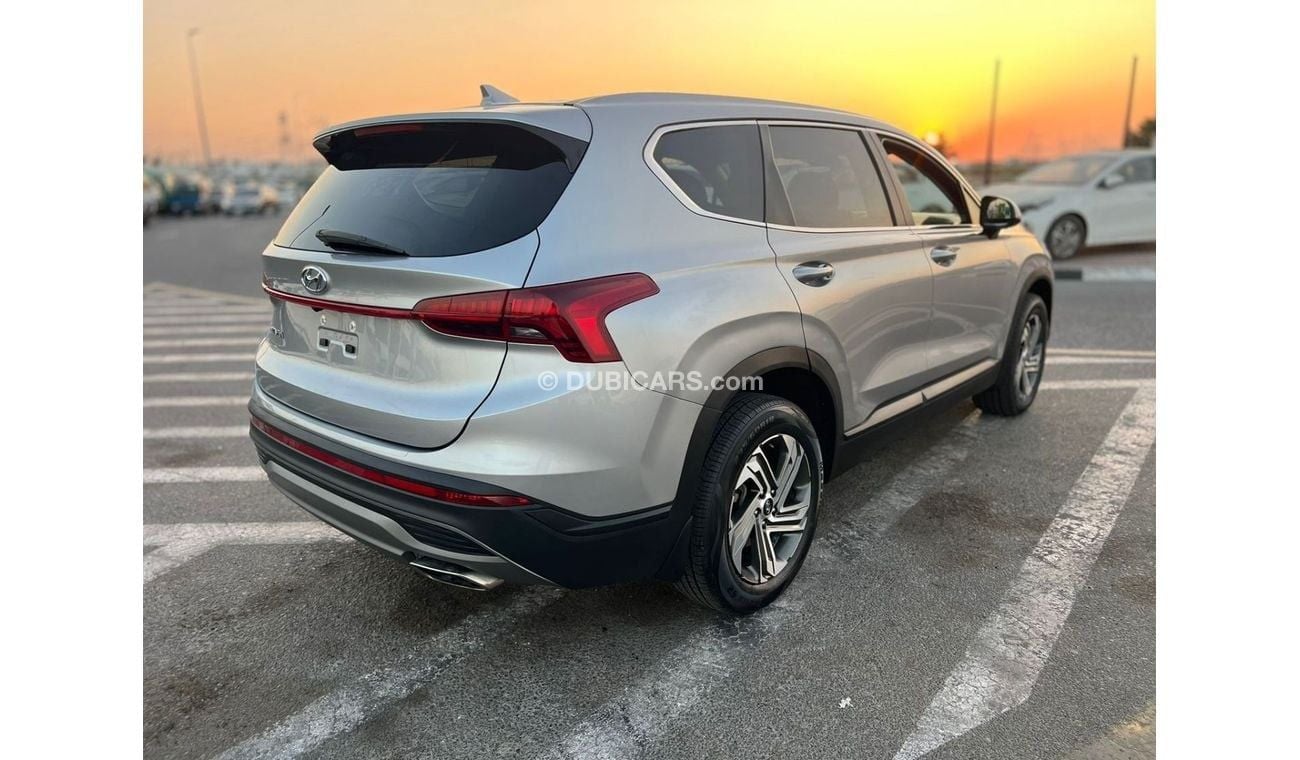 Hyundai Santa Fe 2022 Hyundai Santa Fe, SE - 2.5L  4 Cyl - Lane assist - Android Apple Play - Well Maintained Car wit