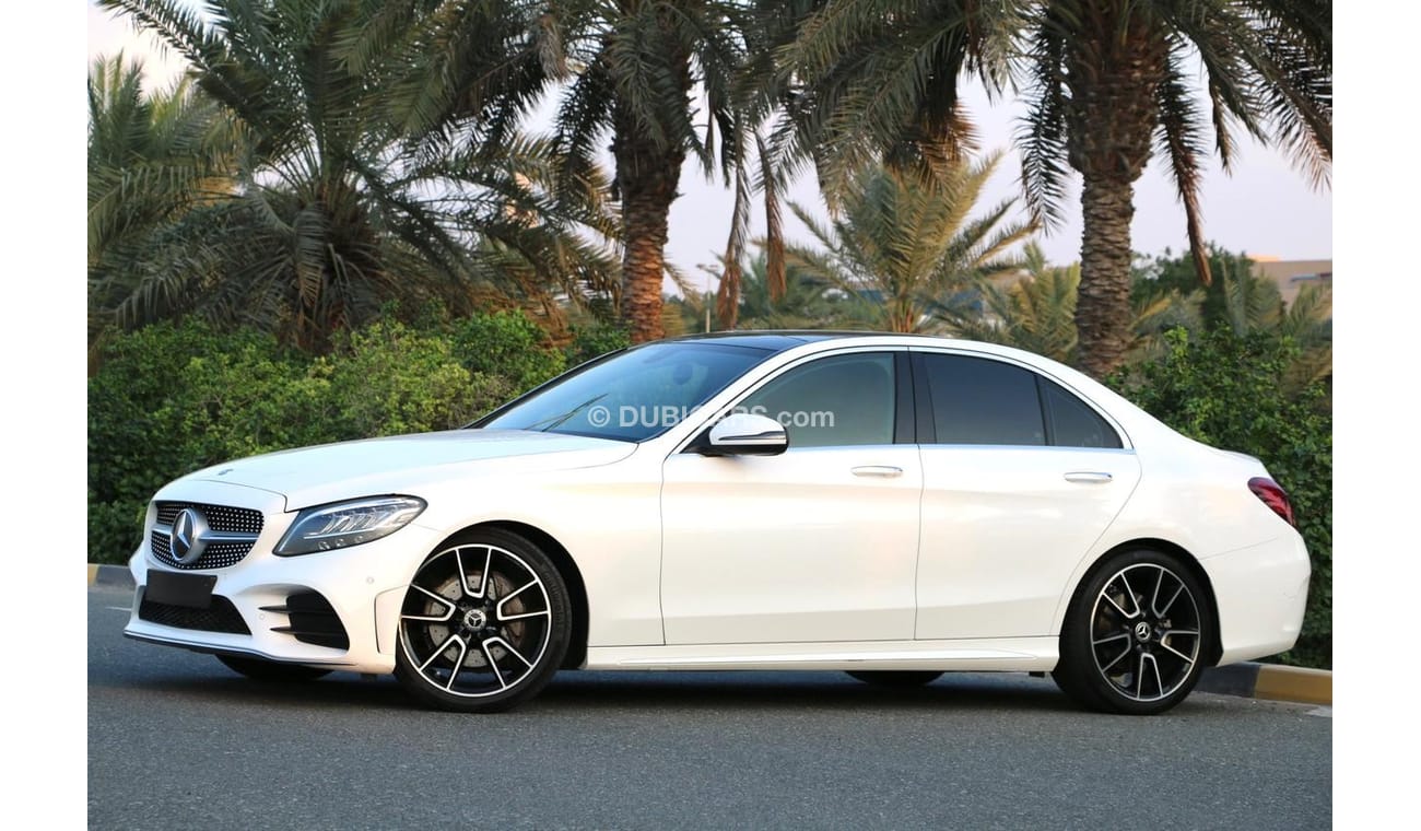 مرسيدس بنز C200 بريميوم مرسيدس بنز اي ام جي C200 خليجي 2021 بحاله ممتازه بدون حوادث