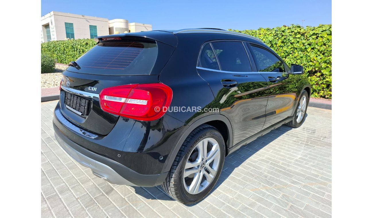 Mercedes-Benz GLA 200 Mercedes-Benz GLA200d 2015 full option