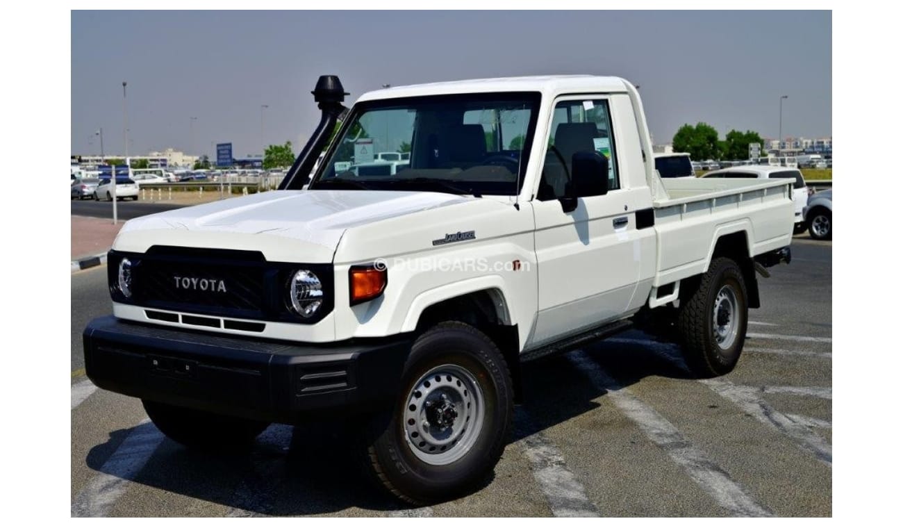 تويوتا لاند كروزر بيك آب 2024 TOYOTA LAND CRUISER 79 SINGLE CAB V8 4.5L DIESEL 4WD MT