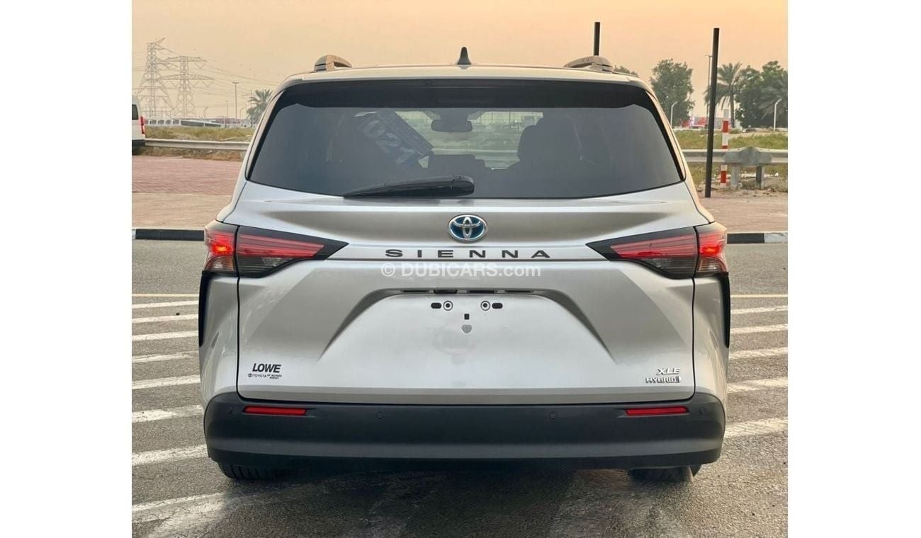 تويوتا سيينا 2021 Toyota Sienna XLE Edition Full Option - Hybrid Fuel - 2.5L V4 - 7 Seater Family Van - 33,400 Mi