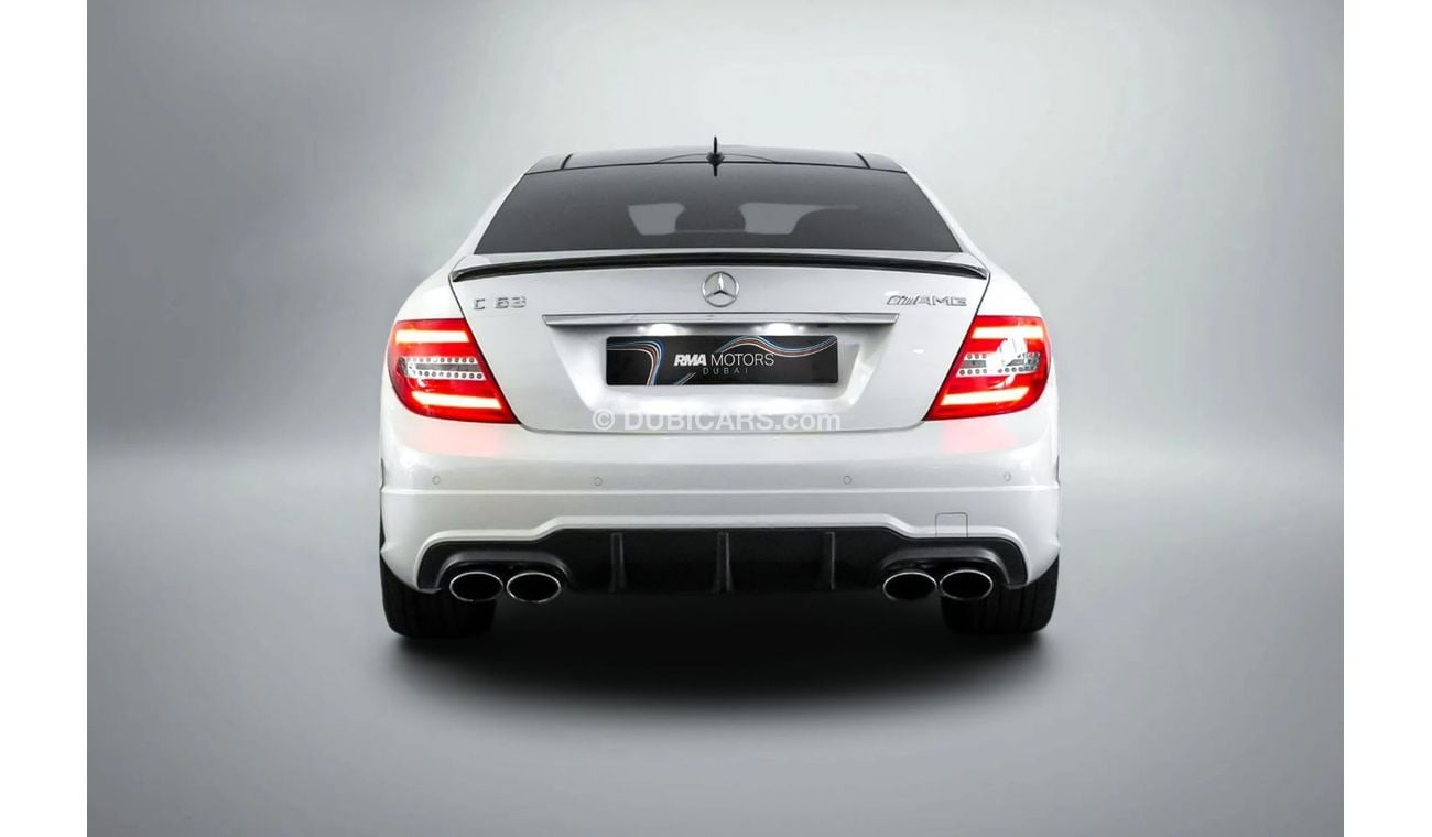 مرسيدس بنز C 63 AMG Std 6.2L