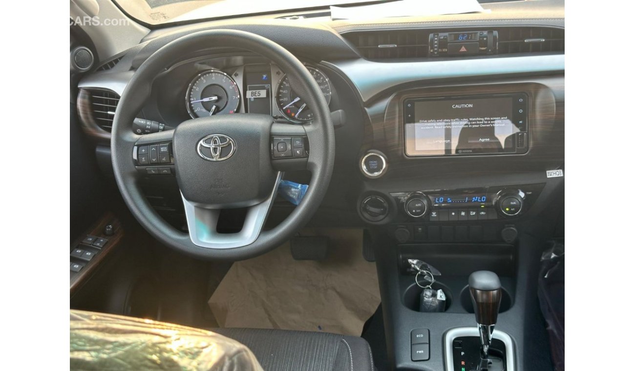 تويوتا هيلوكس TOYOTA HILUX 2.7 AT FULL OPTION 2024 WHITE WITH PUSH START