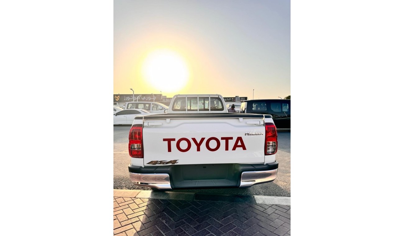 Toyota Hilux 2.7 L 4x4