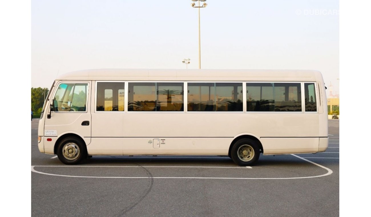 ميتسوبيشي روزا 2016 FUSO BUS DIESEL M/T | 34 SEATS - LOW MILEAGE - GCC SPECS - EXCELLENT CONDITION