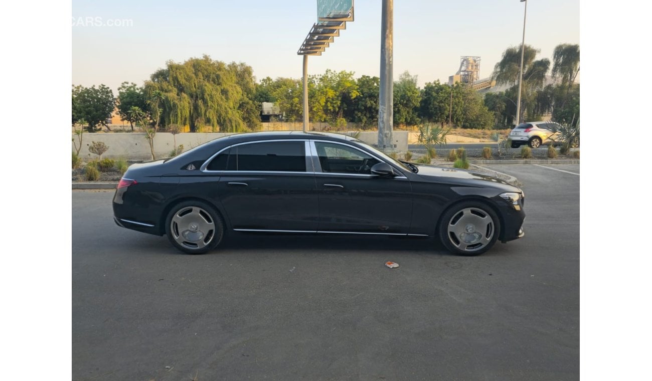 مرسيدس بنز S580 Maybach 2023 - 1650KM only - Fully Loaded - Euro Spec