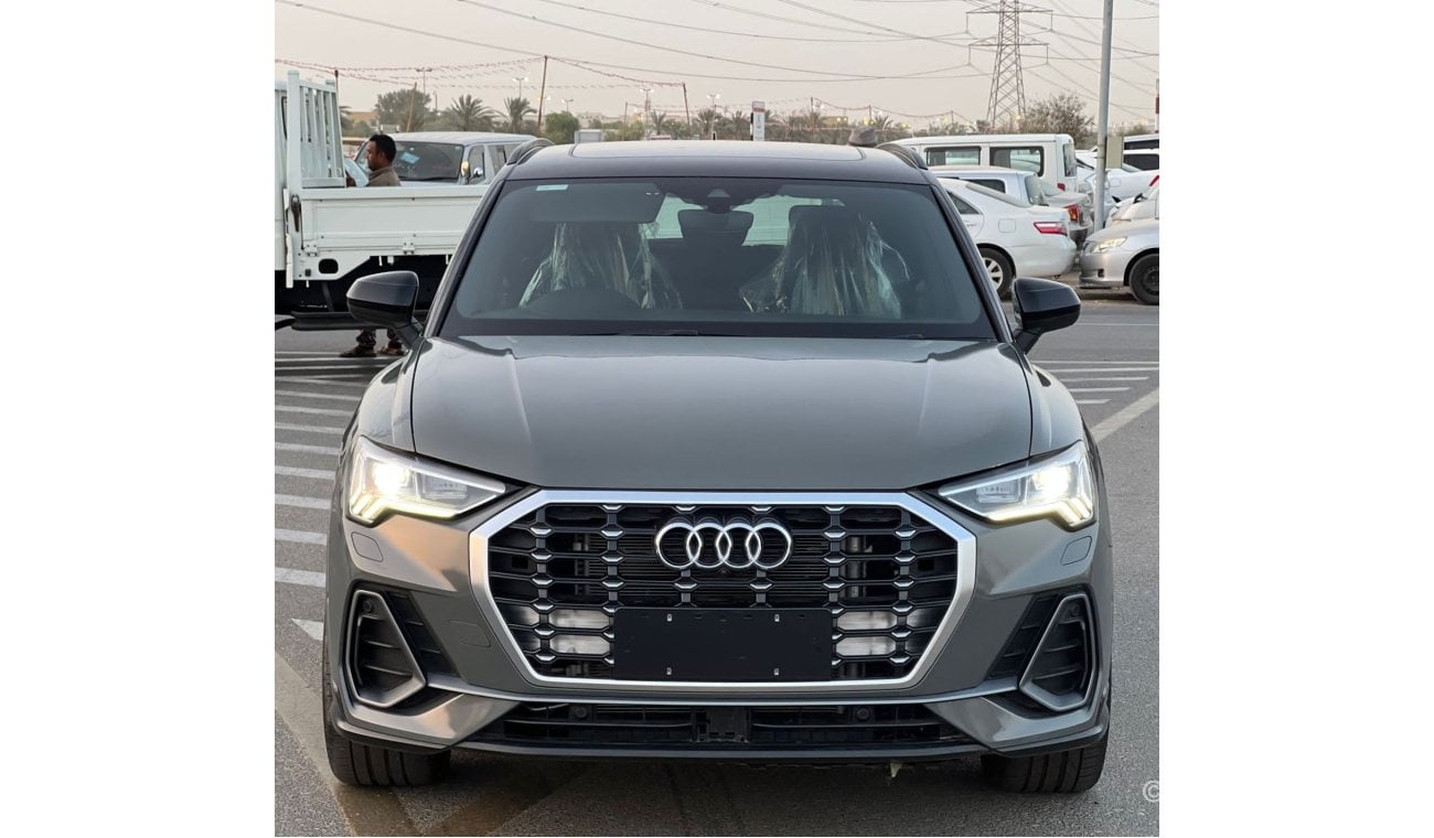 Audi Q3 40 TFSI Advanced English