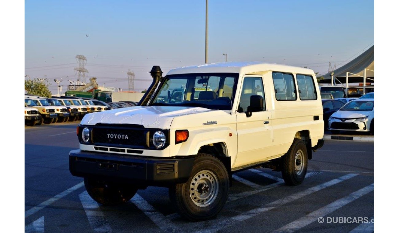 Toyota Land Cruiser Hard Top 78 V6 4.0L 4WD 9-Seater Automatic