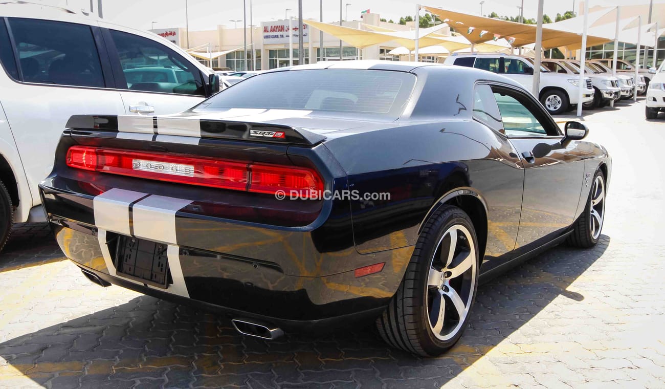 Dodge Challenger SRT8. 392 HEMI