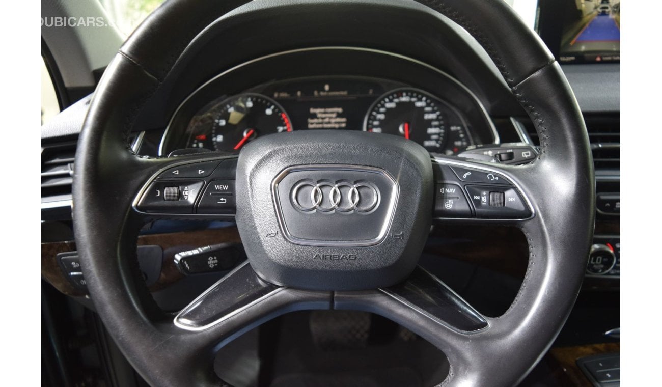 أودي Q7 45 TFSI quattro لاكجري o