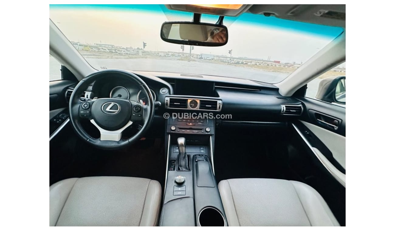 Lexus IS 200 MODEL 2016. Car perfect condition inside and outside full option sun roof leather seats blind spot