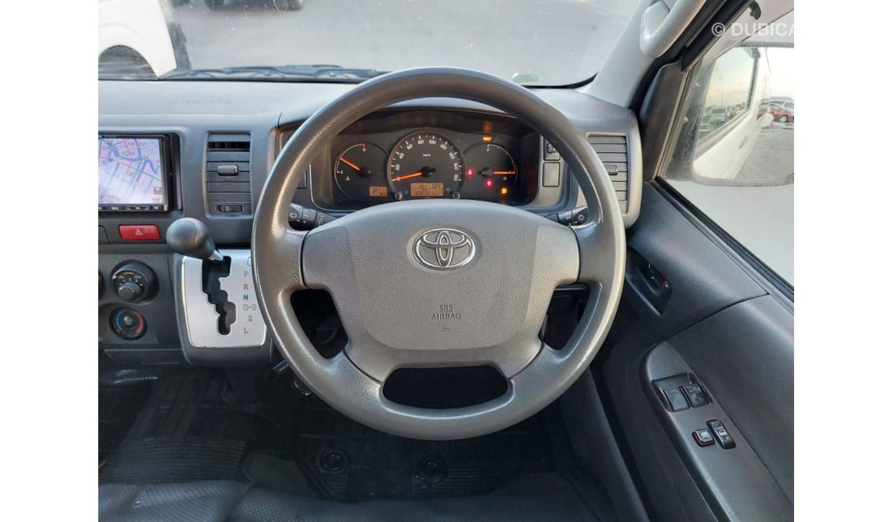 تويوتا هاياس TOYOTA HIACE COMMUTER VAN RIGHT HAND DRIVE(PM13832)