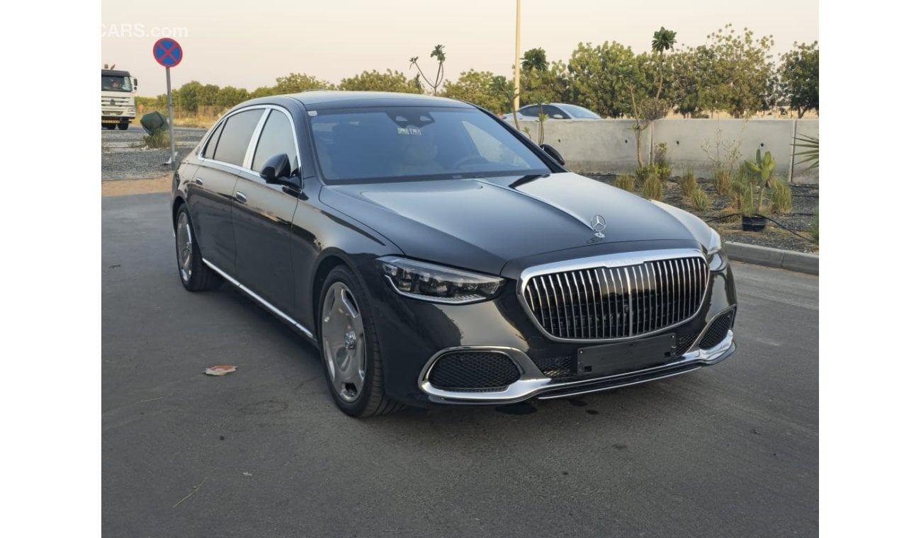 مرسيدس بنز S580 Maybach 2023 - 1650KM only - Fully Loaded - Euro Spec