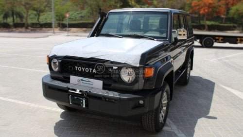 تويوتا لاند كروزر هارد توب LC76 2.8L DIESEL FULL OPTION A/T 2024