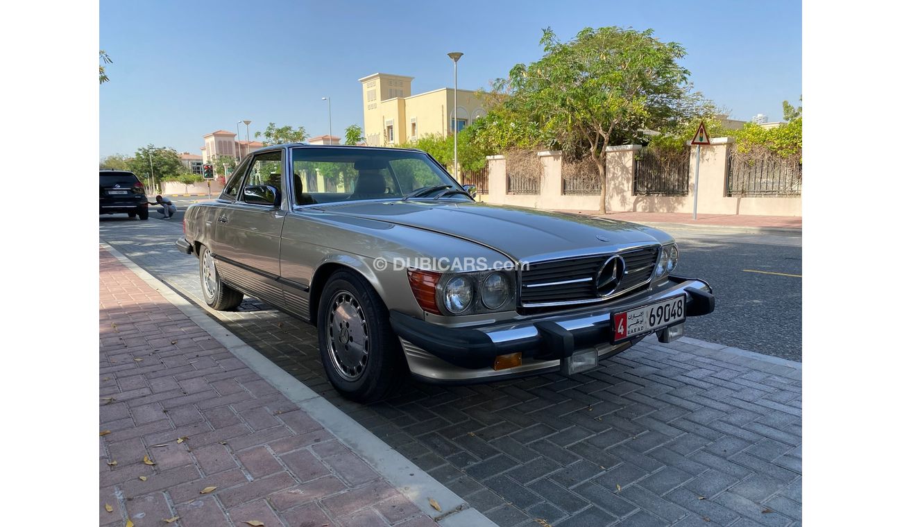 مرسيدس بنز 560 SL R107 in excellent condition