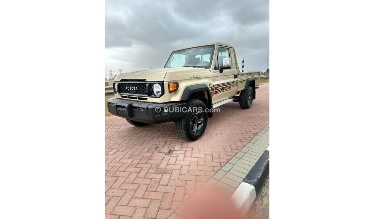 تويوتا لاند كروزر بيك آب Toyota Land Cruiser Pickup LC79 Petrol 4.0L Single Cab Manual