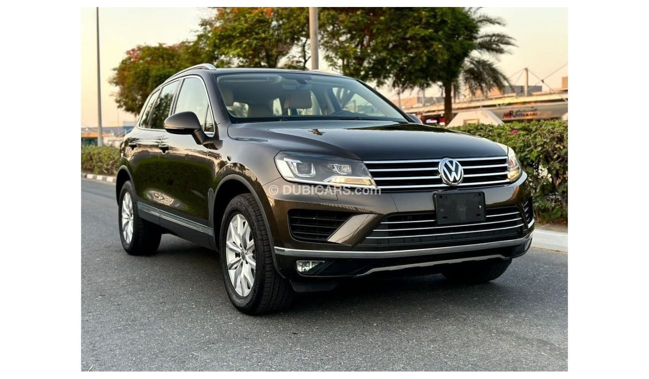 Volkswagen Touareg GCC, original paint, low mileage, clean car.