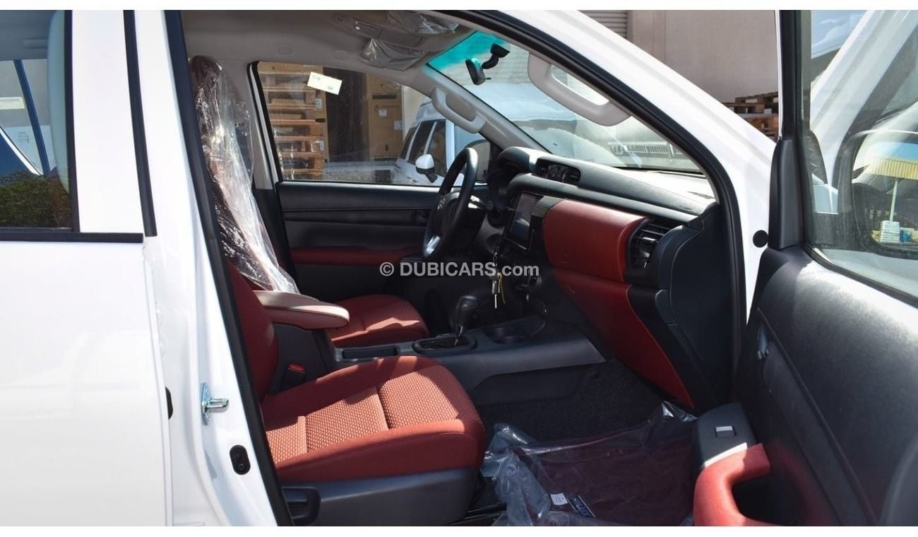 تويوتا هيلوكس TOYOTA HILUX DLX 2.4 PETROL AUTOMATIC 2024 GCC OMAN