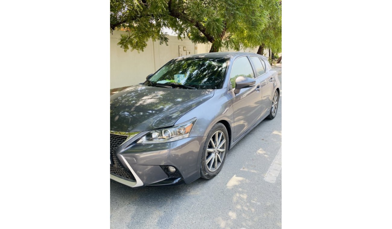 Lexus CT200h