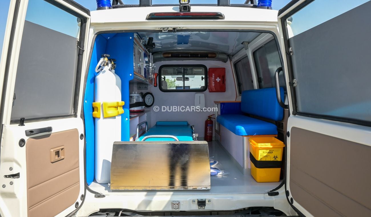 تويوتا لاند كروزر هارد توب Ambulance