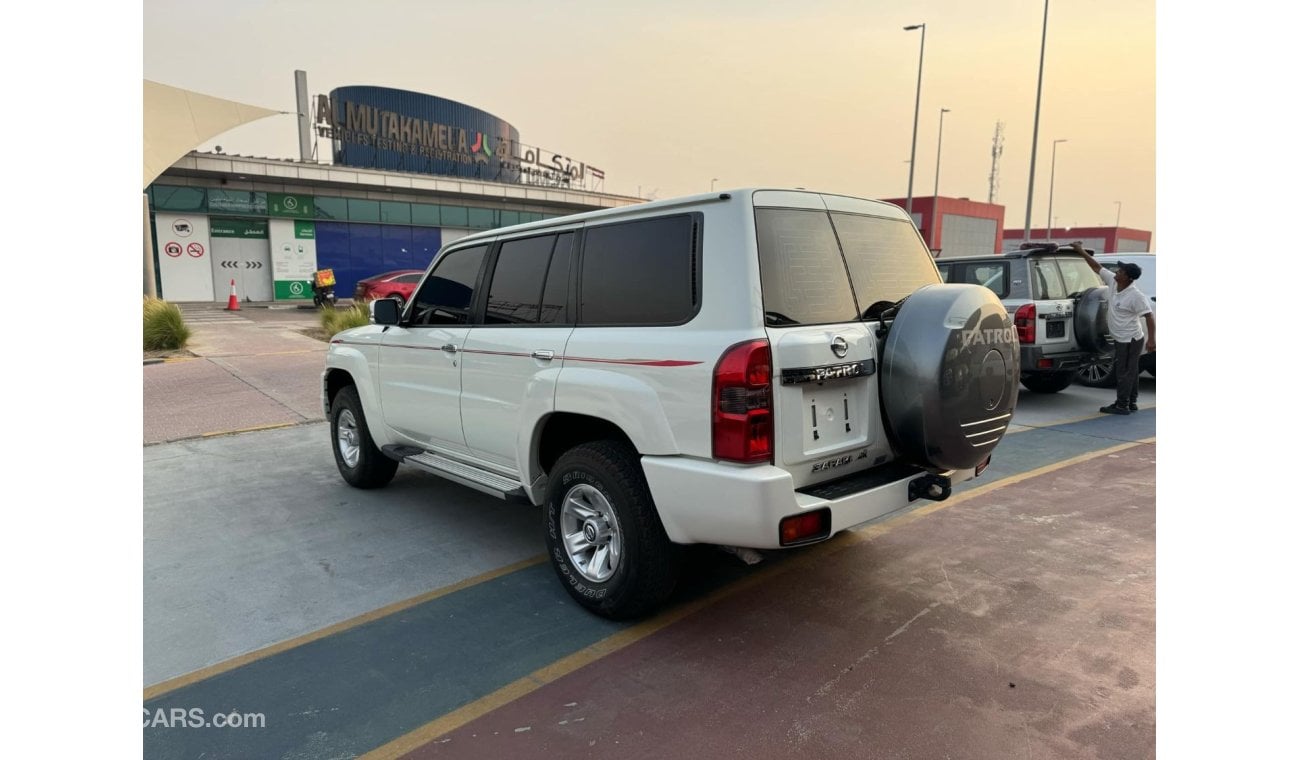 Nissan Patrol Super Safari GCC SPEC NEAT AND CLEAN