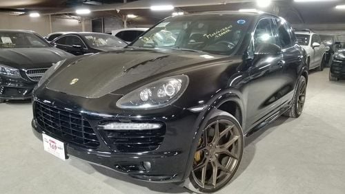 Porsche Cayenne Turbo 4.8L (500 HP) WITH MANSORY CARBON BONNET, MANSORY CARBON INTERIOR AND MORE..