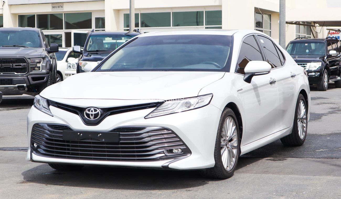 Used Toyota Camry 2020 for sale in Sharjah - 499650