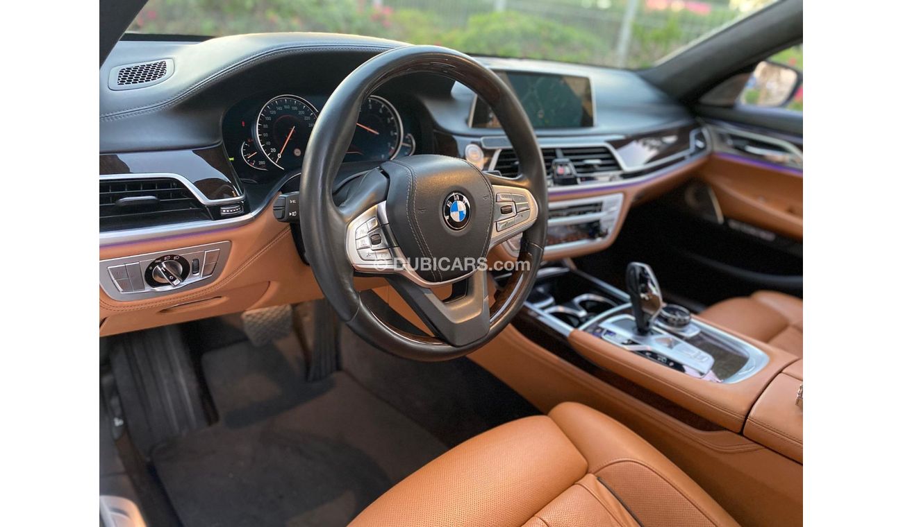 بي أم دبليو 750Li Luxury M Sport Package 4.4L full service history original package