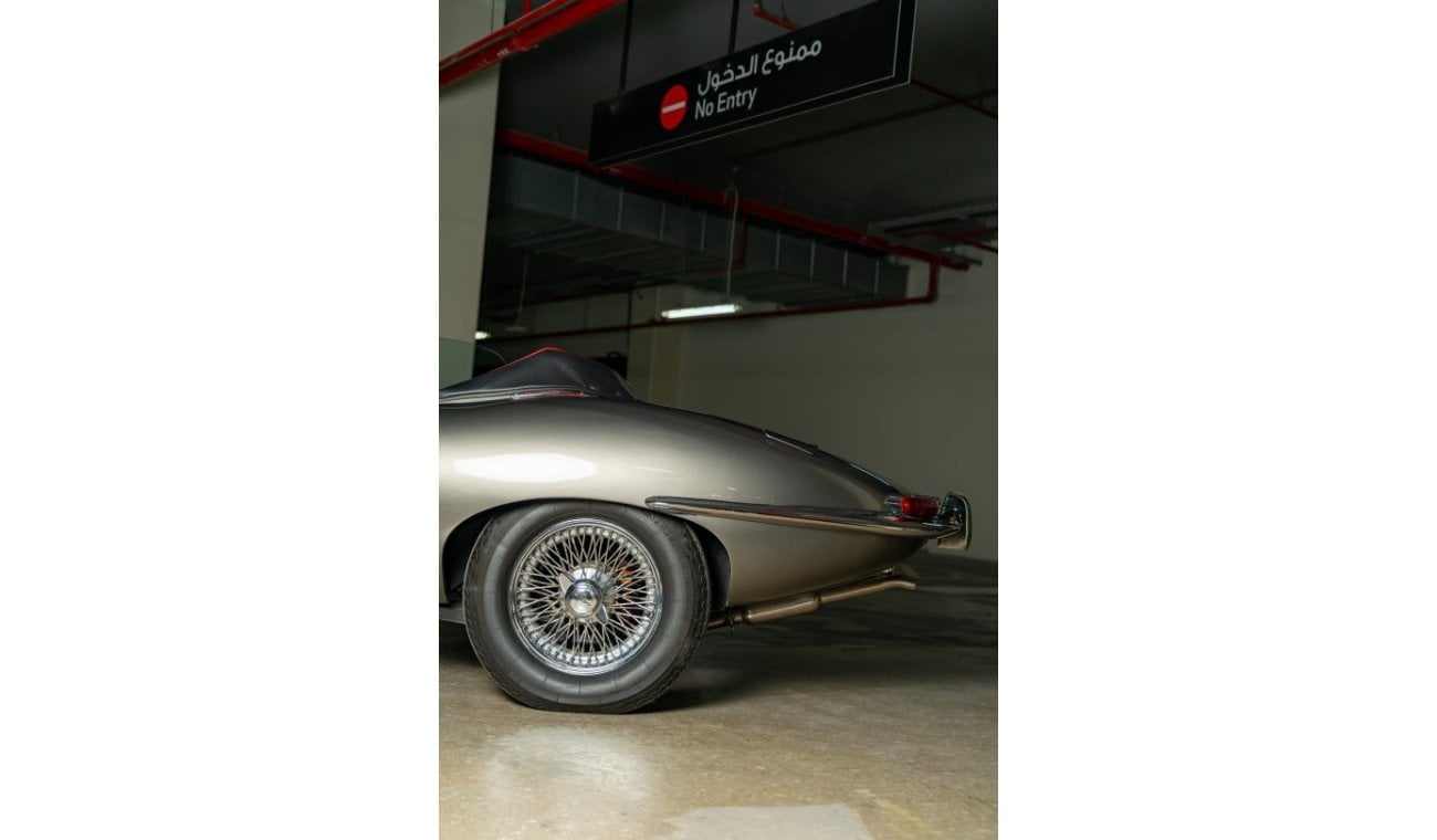 Jaguar E Type