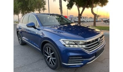 Volkswagen Touareg R-Line English