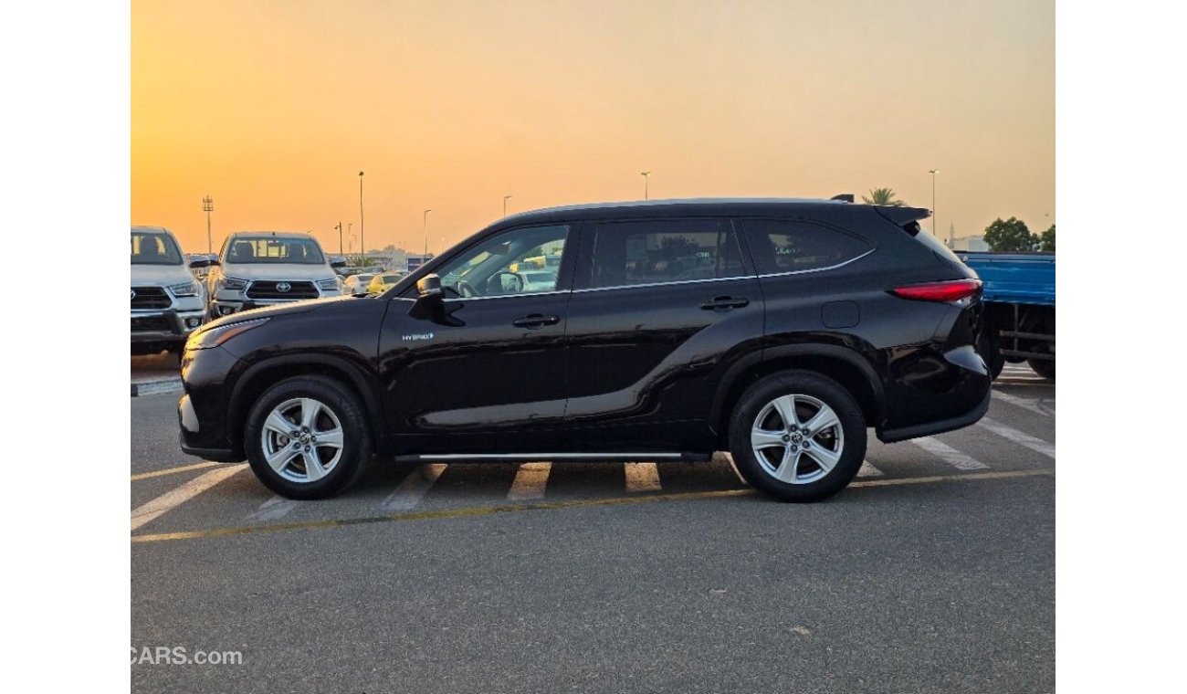 Toyota Highlander 2022 model 2.5cc engine Hybrid Push button and leather seats