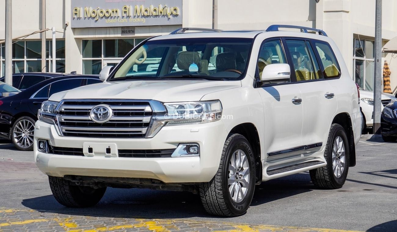 Toyota Land Cruiser GXR V8