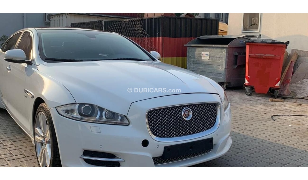 Jaguar XJ Luxury LWB 3.0L