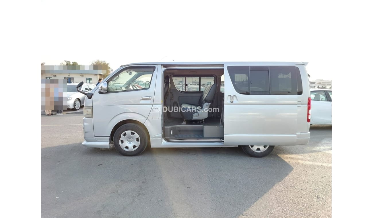 Toyota Hiace TOYOTA HIACE VAN RIGHT HAND DRIVE(PM12342)