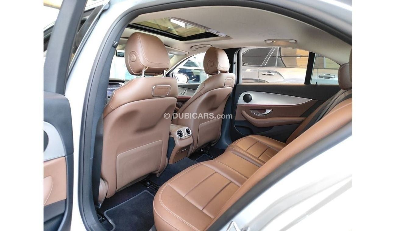 مرسيدس بنز E200 AED 2,200 P.M | 2019 MERCEDES BENZ E200 AMG KIT 2.0L | SUNROOF | GCC | UNDER GARGASH WARRANTY